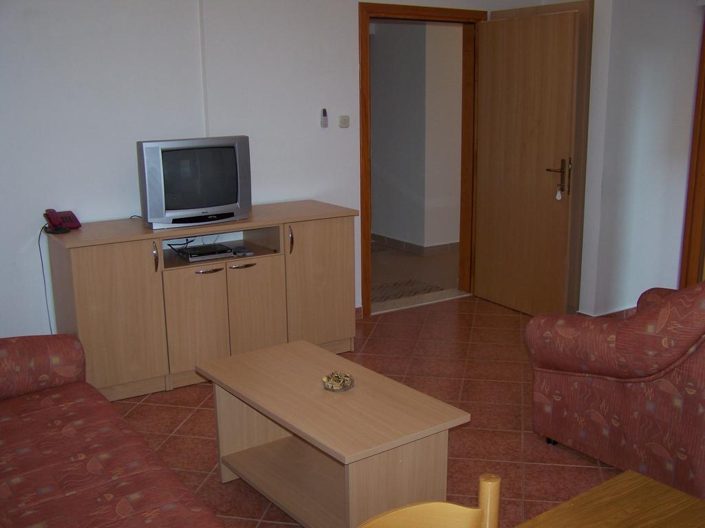 Apartments Mediteraneo Klek Bagian luar foto